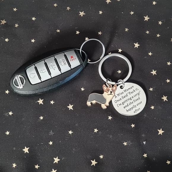 Wise Woman Corgi keychain - Picture 5 of 8